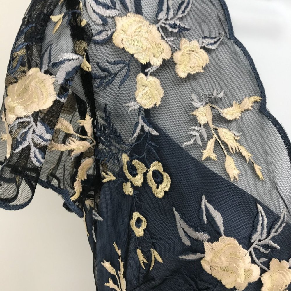 Gal Meets Glam Bridget Embroidered Dress Size 8 Navy Blue Floral Romantic Event - Picture 4 of 13